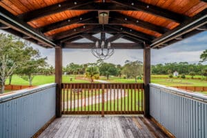 How to Use Reddit to Plan Your Palm Beach Wedding